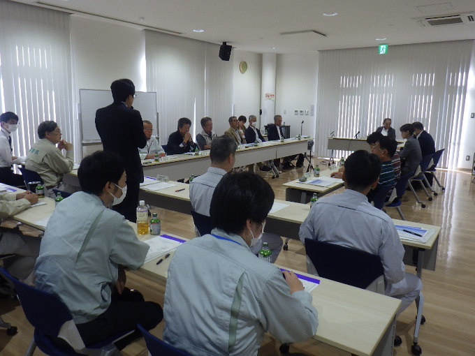 第13回固型化処理施設運営協議会（写真）