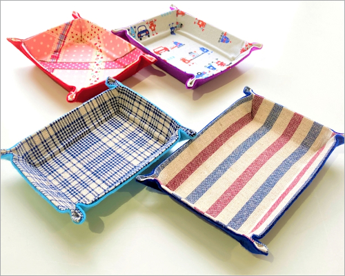 紙パックで作られた小物入れ