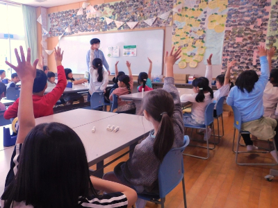 発表する子どもたち