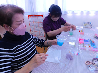 芳香剤を作成している様子