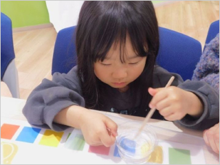 子供たちの工作の様子 その4