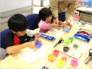 子供たちの工作の様子 その5