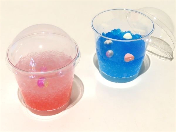ピンクと青色のオリジナル芳香剤の写真