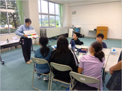 説明する職員の様子